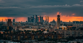 日暮黄昏莫斯科摩天大楼建筑摄影图片